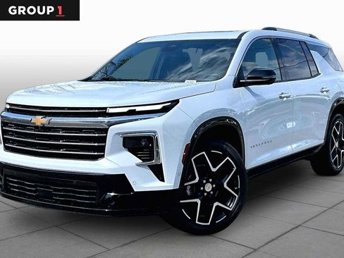 Used 2026 Chevrolet Traverse High Country FWD image 1