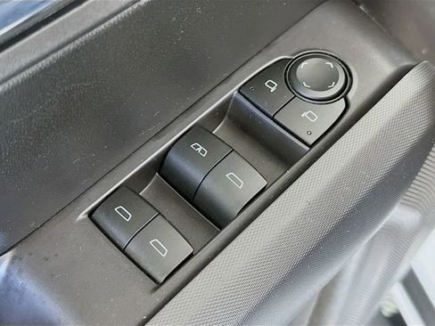 Used 2023 Chevrolet Colorado LT w/ LT Convenience Package II image 18