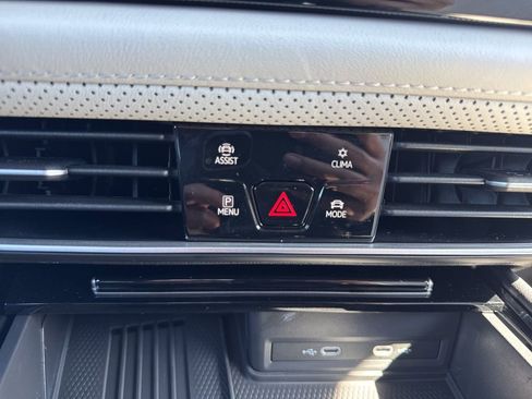 New 2026 Volkswagen Atlas Cross Sport SEL Premium R-Line image 27