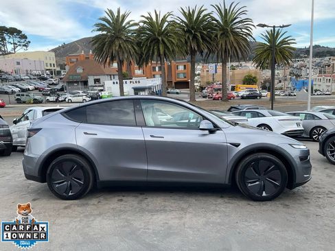 Used 2026 Tesla Model Y Long Range AWD/4WD image 3