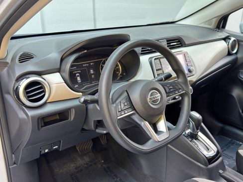 Used 2021 Nissan Versa SV FWD image 12