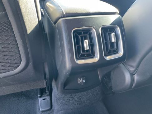 Used 2024 Kia Sorento S image 24