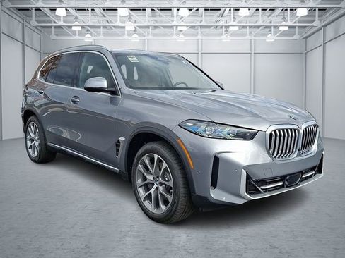 New 2026 BMW X5 xDrive40i w/ Premium Package image 3