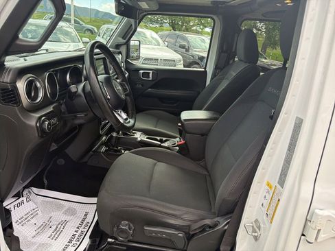 Used 2020 Jeep Wrangler Unlimited Sahara AWD/4WD image 24