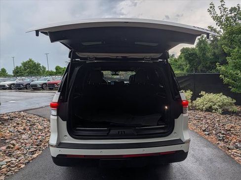 Used 2023 Lincoln Navigator L Reserve AWD/4WD image 24