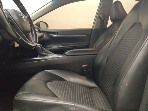 Used 2020 Toyota Camry SE FWD image 17