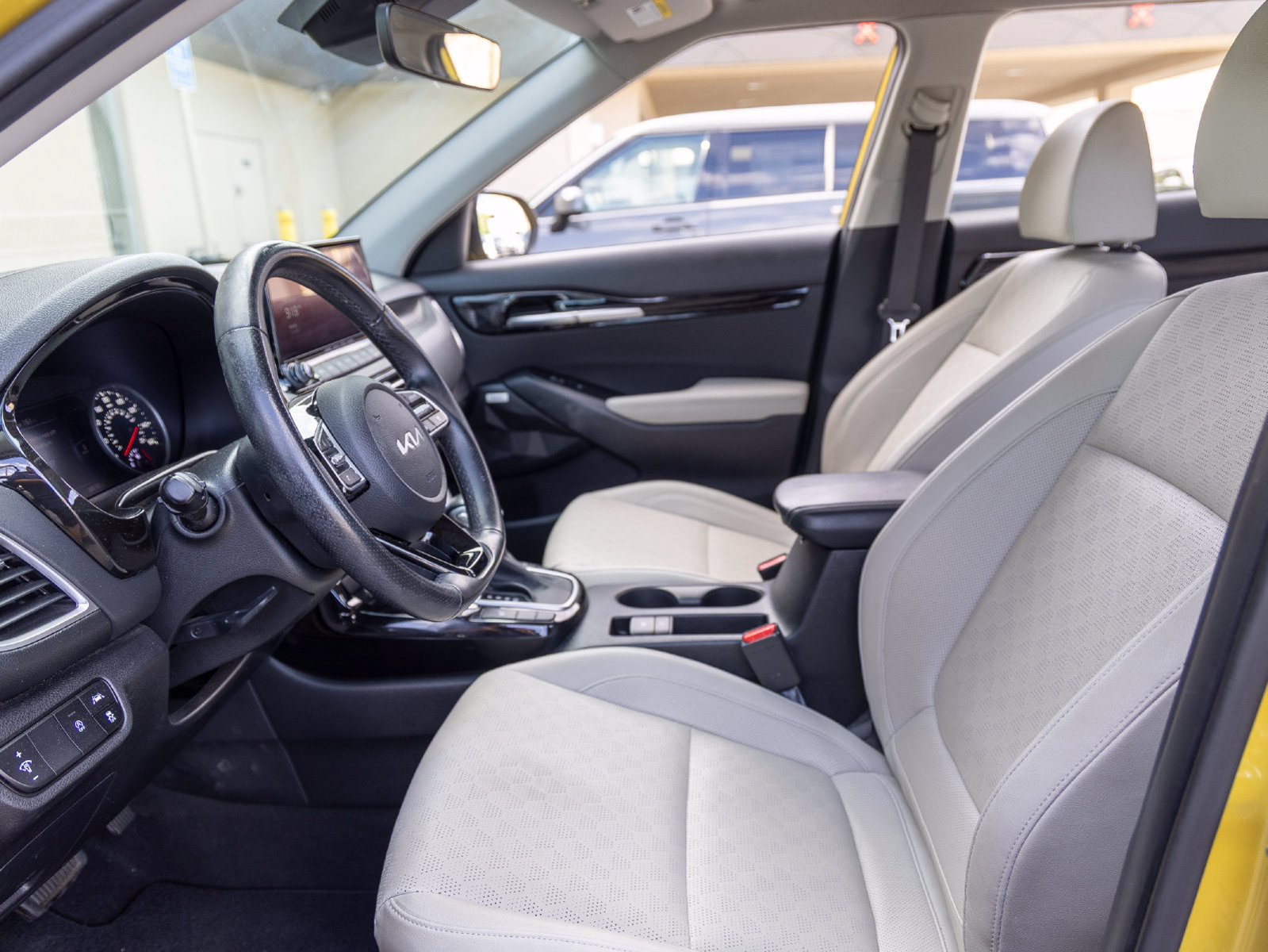 Used 2023 Kia Seltos SX AWD/4WD image 12