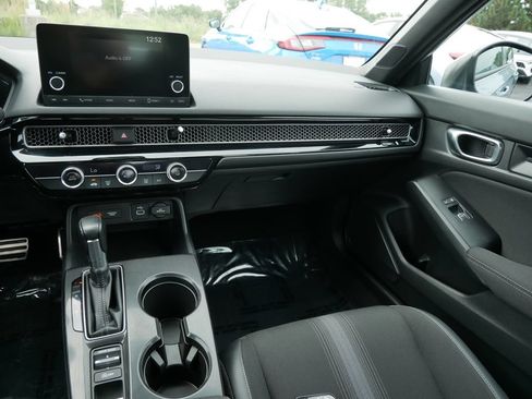 Used 2023 Honda Civic Sport image 14