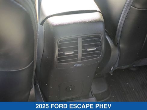 Used 2025 Ford Escape Base image 32