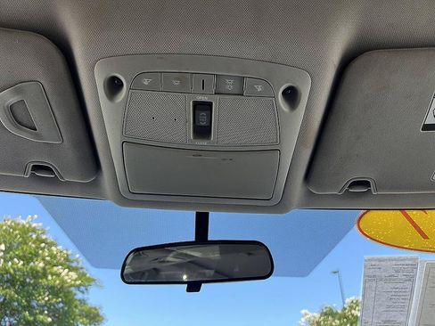 Used 2017 Nissan Rogue SV FWD image 29