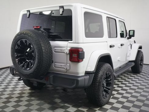 Used 2019 Jeep Wrangler Unlimited Sahara AWD/4WD image 6