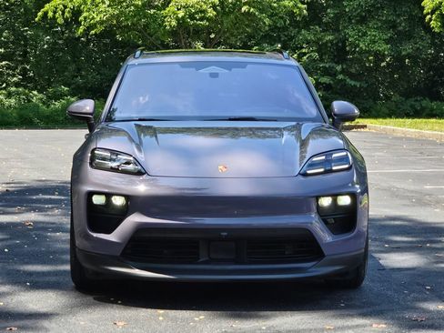 Used 2025 Porsche Macan 4 Electric AWD/4WD image 9