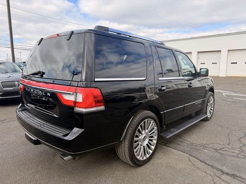 Used 2017 Lincoln Navigator Select image 5