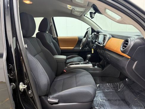 Used 2020 Toyota Tacoma SR5 image 17