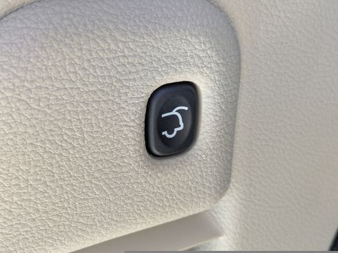 Used 2021 Jeep Grand Cherokee Limited w/ Luxury Group II image 12