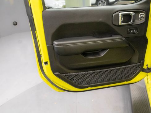 Used 2023 Jeep Wrangler Unlimited Sahara w/ Cold Weather Group image 28