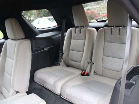 Used 2014 Ford Explorer XLT image 15