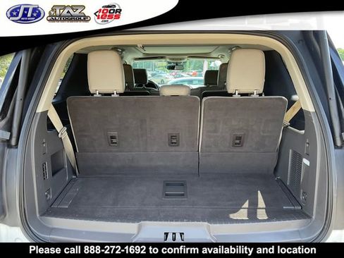 Used 2020 Ford Expedition XLT w/ Equipment Group 202A AWD/4WD image 23