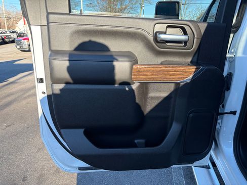 Used 2020 Chevrolet Silverado 2500 High Country w/ Z71 Off-Road Package image 38