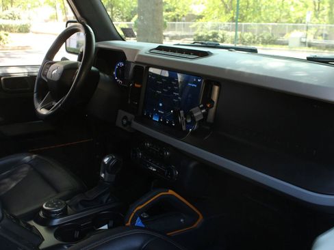 Used 2022 Ford Bronco Badlands w/ Sasquatch Package AWD/4WD image 24