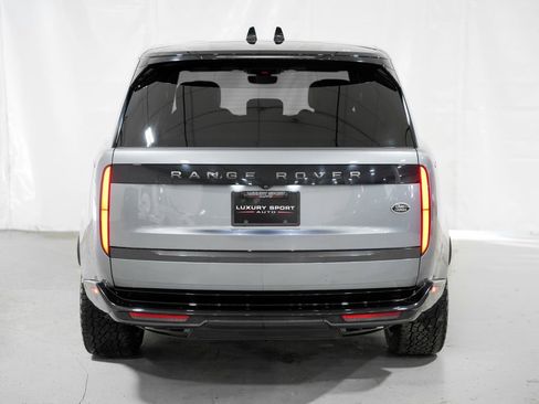 Used 2023 Land Rover Range Rover SE image 4
