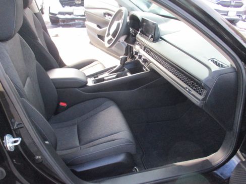 Certified 2023 Honda Accord EX image 15