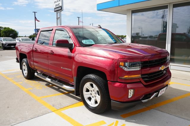 Used 2018 Chevrolet Silverado 1500 LT w/ All Star Edition AWD/4WD image 29