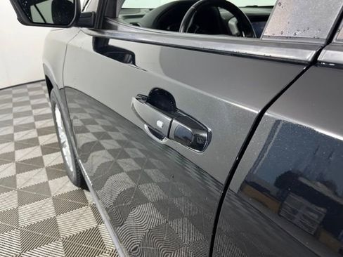 Used 2021 GMC Terrain SLE w/ Driver Convenience Package image 13