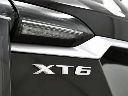 Used 2023 Cadillac XT6 Sport w/ Platinum Package image 10