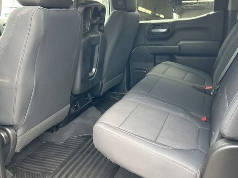 Used 2019 Chevrolet Silverado 1500 Custom w/ Custom Value Package AWD/4WD image 17