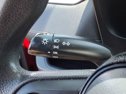 Used 2019 Toyota RAV4 LE FWD image 17