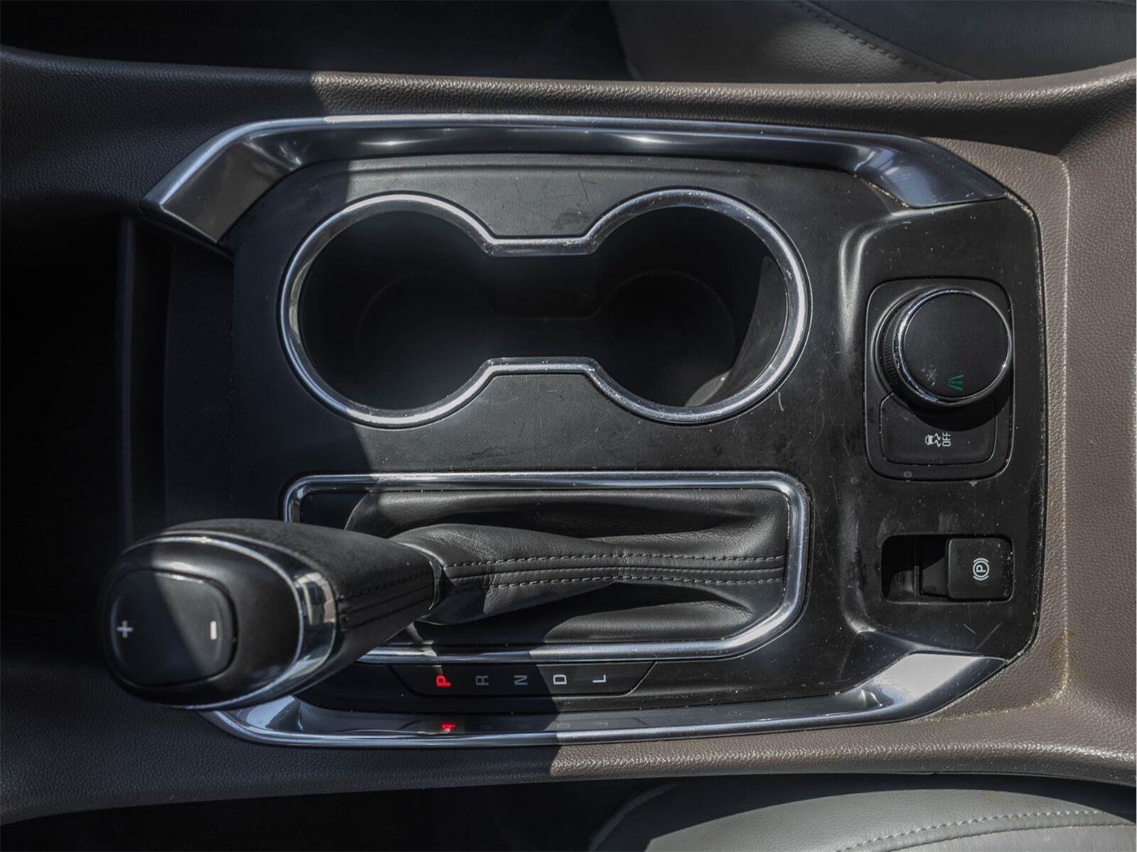 Used 2019 Chevrolet Traverse LT FWD image 16
