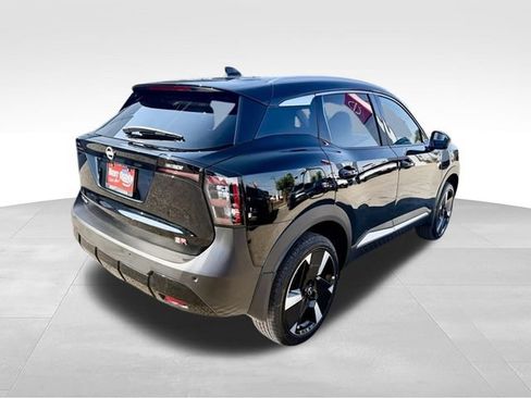 New 2026 Nissan Kicks SR w/ SR Premium Package FWD image 7