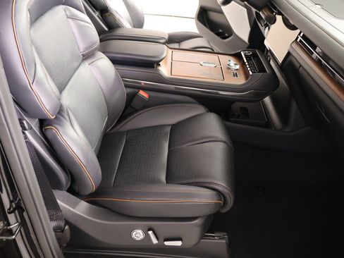 New 2026 Lincoln Navigator L Black Label AWD/4WD image 14