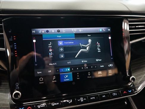 Used 2022 Jeep Wagoneer Series III w/ Flexible Seating Group image 39