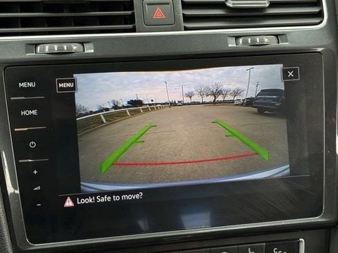 Used 2019 Volkswagen e-Golf SEL Premium image 18