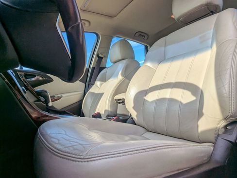 Used 2012 Buick Verano Leather FWD image 10