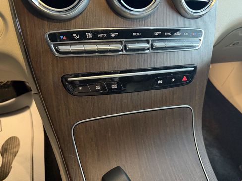 Used 2022 Mercedes-Benz GLC 300 4MATIC image 16