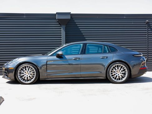 New 2026 Porsche Panamera 4 image 2