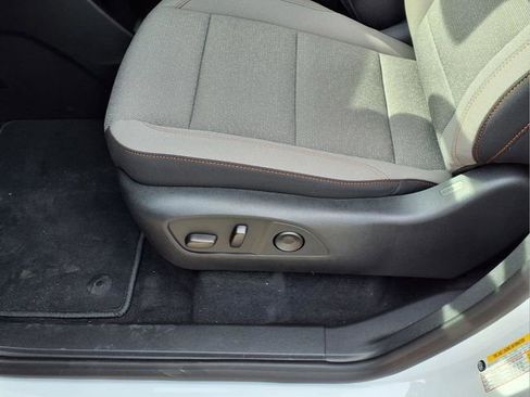 New 2026 Chevrolet Traverse LT w/ Driver Confidence Package image 21