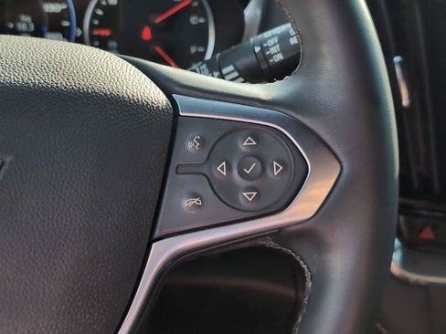 Used 2023 Chevrolet Traverse Premier FWD image 26