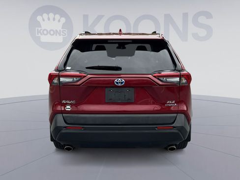 Used 2020 Toyota RAV4 XLE w/ Carpet Mat Package AWD/4WD image 5