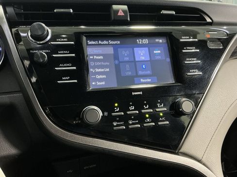 Used 2020 Toyota Camry LE FWD image 19