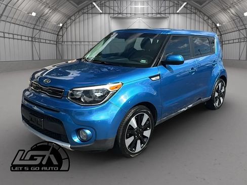 Used 2017 Kia Soul + w/ Designer's Package FWD image 3