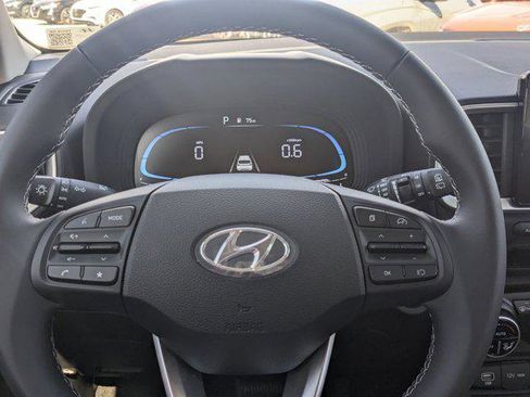 Certified 2025 Hyundai Venue SEL image 27