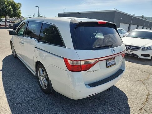 Used 2012 Honda Odyssey Touring Elite image 3