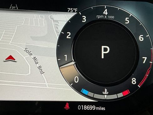 Used 2025 Land Rover Range Rover Long Wheelbase SE image 17