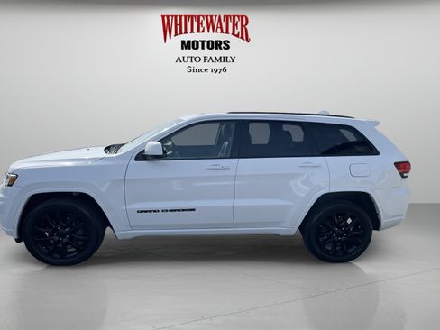 Used 2020 Jeep Grand Cherokee Altitude image 2