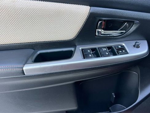 Used 2017 Subaru Crosstrek 2.0i Premium image 11