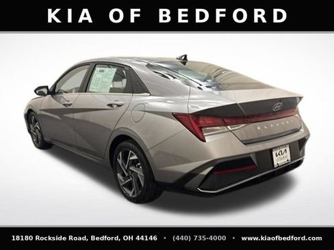 Used 2025 Hyundai Elantra SEL FWD image 8